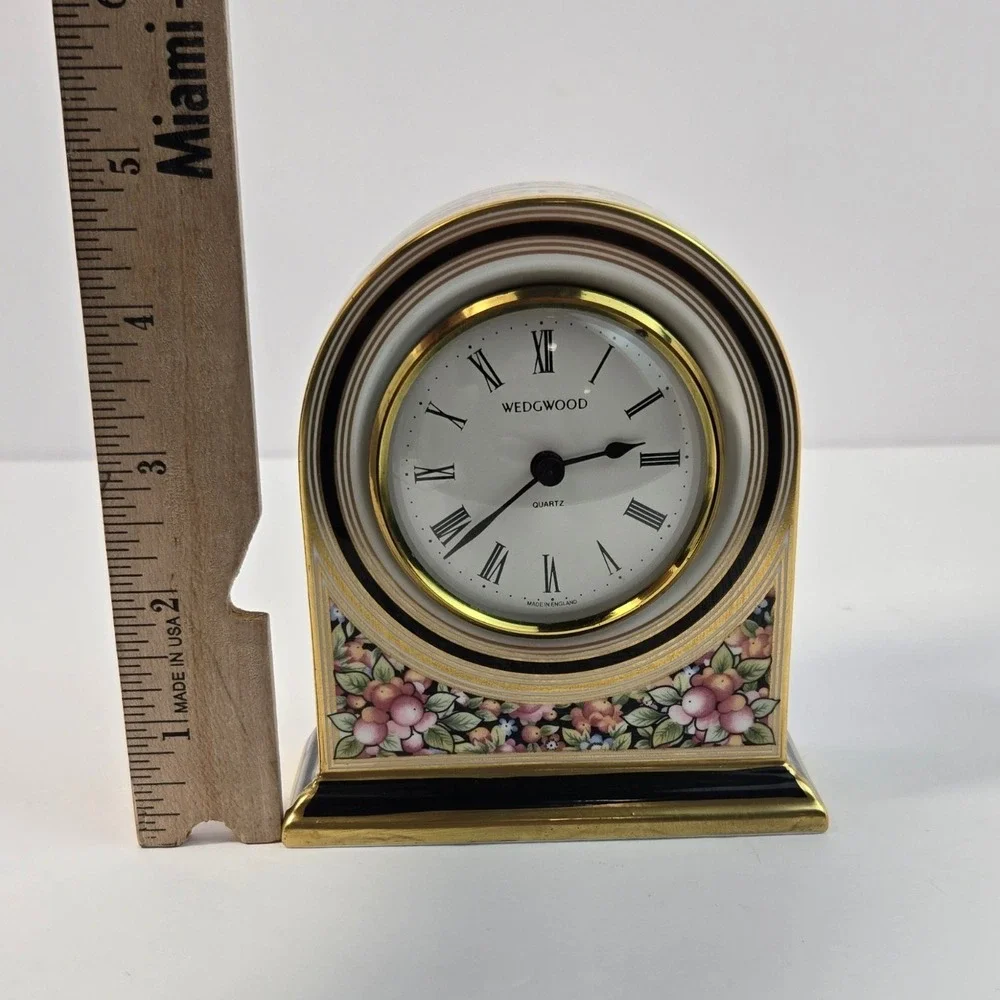 Wedgwood Clio Bone China Quartz Mantel Clock Made In England 1992 Floral